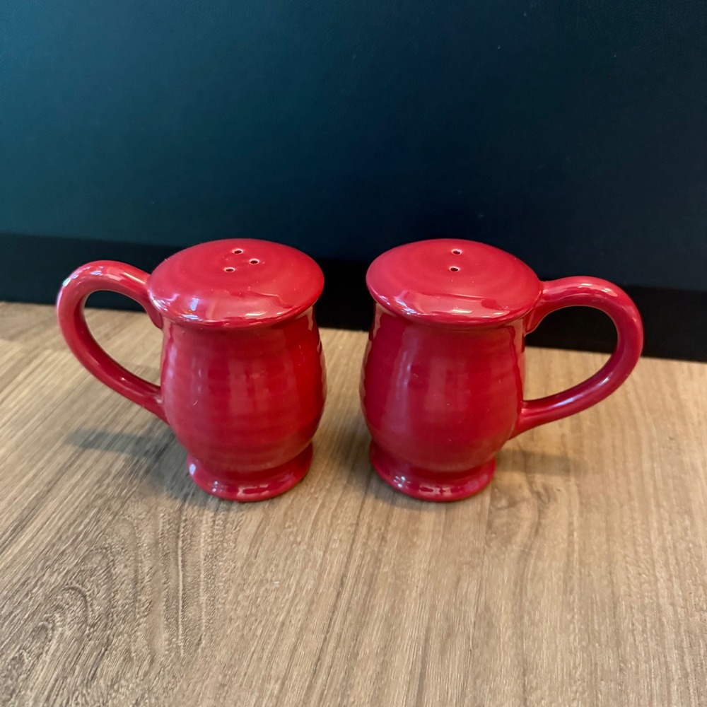 Wheatland Pottery Red Mini Mug Salt and Pepper Shaker Set Ceramic Farmhouse